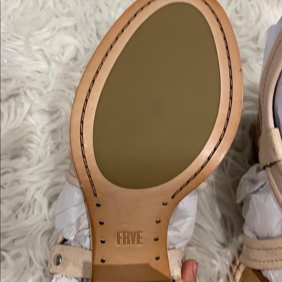 NEW • Frye • Dani Criss Cross Sandals Cream - Picture 5 of 6